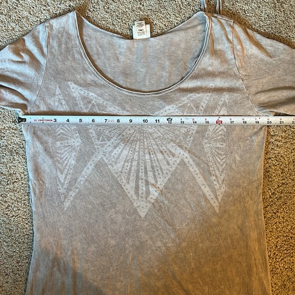 Daytrip top with fun back! - Picture 8 of 11